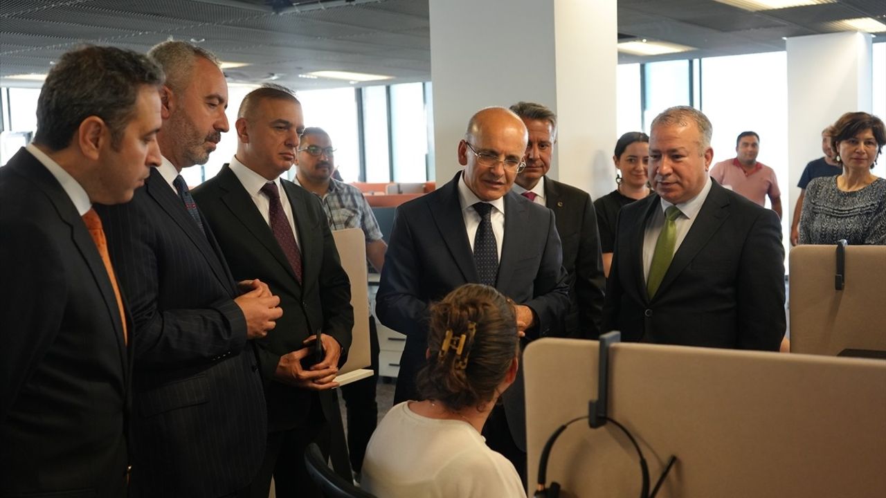 Bakan Şimşek VİMER'i Ziyaret Etti: Küresel Ödülden İkincilik