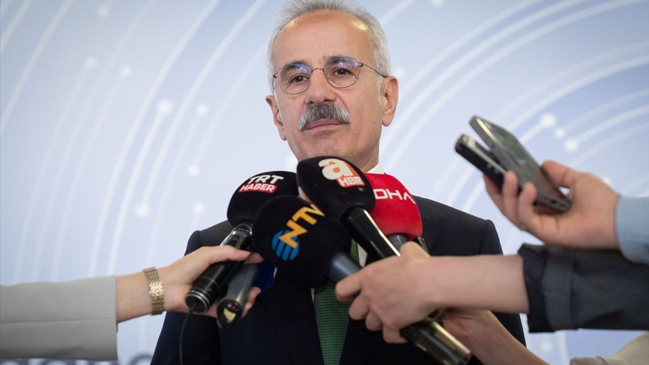 Bakan Uraloğlu, Sivil Havacılığın Durumunu Değerlendirdi