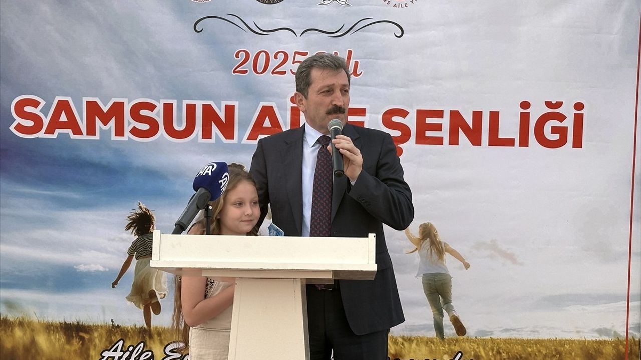 Bakan Yardımcısı Tarıkdaroğlu, Aile Yılı Kapsamında Samsun'da Ailelerle Buluştu