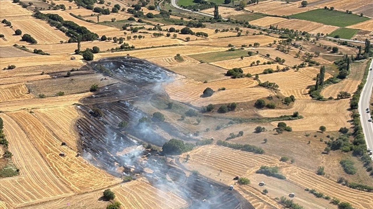Balıkesir'de Arazi Yangını Kontrol Altına Alınıyor