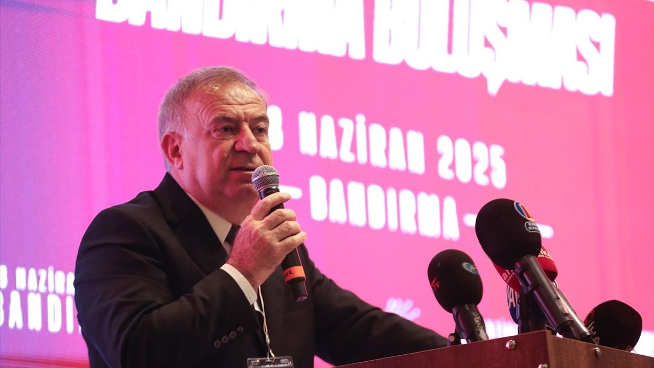 Balıkesir'de CHP'li Belediye Başkanları Nüfusu 100 Bin Üstü Toplantısında Bir Araya Geldi