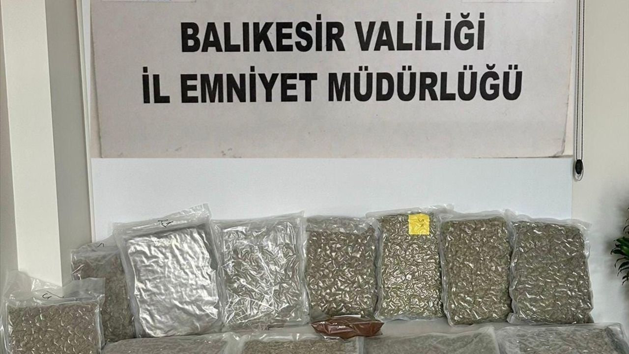Balıkesir'de Uyuşturucu Operasyonu: 3 Zanlı Gözaltında