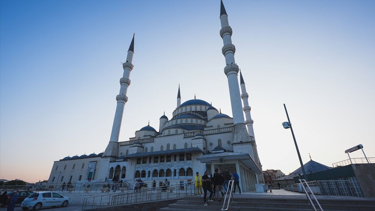 Başkentte Kurban Bayramı Namazı Coşkusu