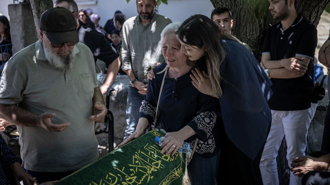Batman'daki Trafik Kazasında Hayatını Kaybeden Öğretim Görevlisi Akgönül Ankara'da Defnedildi