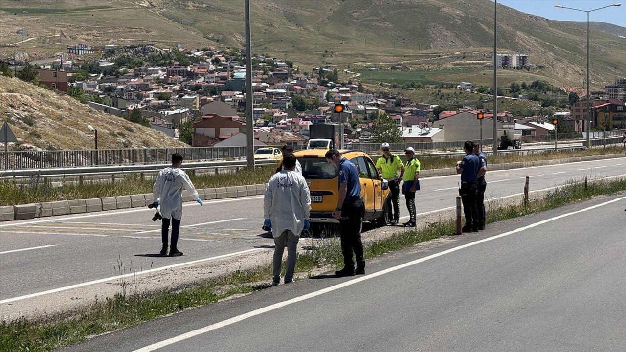 Bayburt'ta Taksinin Çarptığı Yaya Hayatını Kaybetti