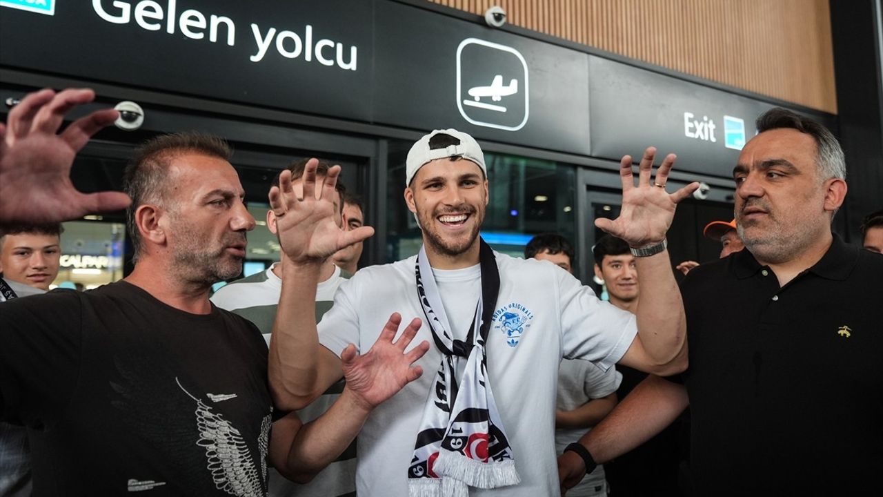 Beşiktaş, David Jurasek ile Transfer Görüşmesi Yaptı