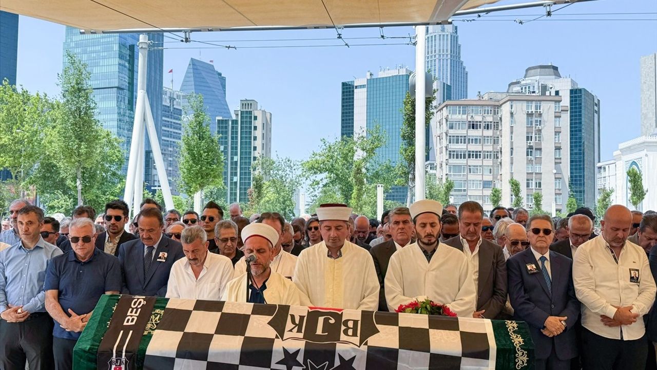 Beşiktaş'ın Eski CEO'su Uğur Gökhan Sarı Son Yolculuğuna Uğurlandı