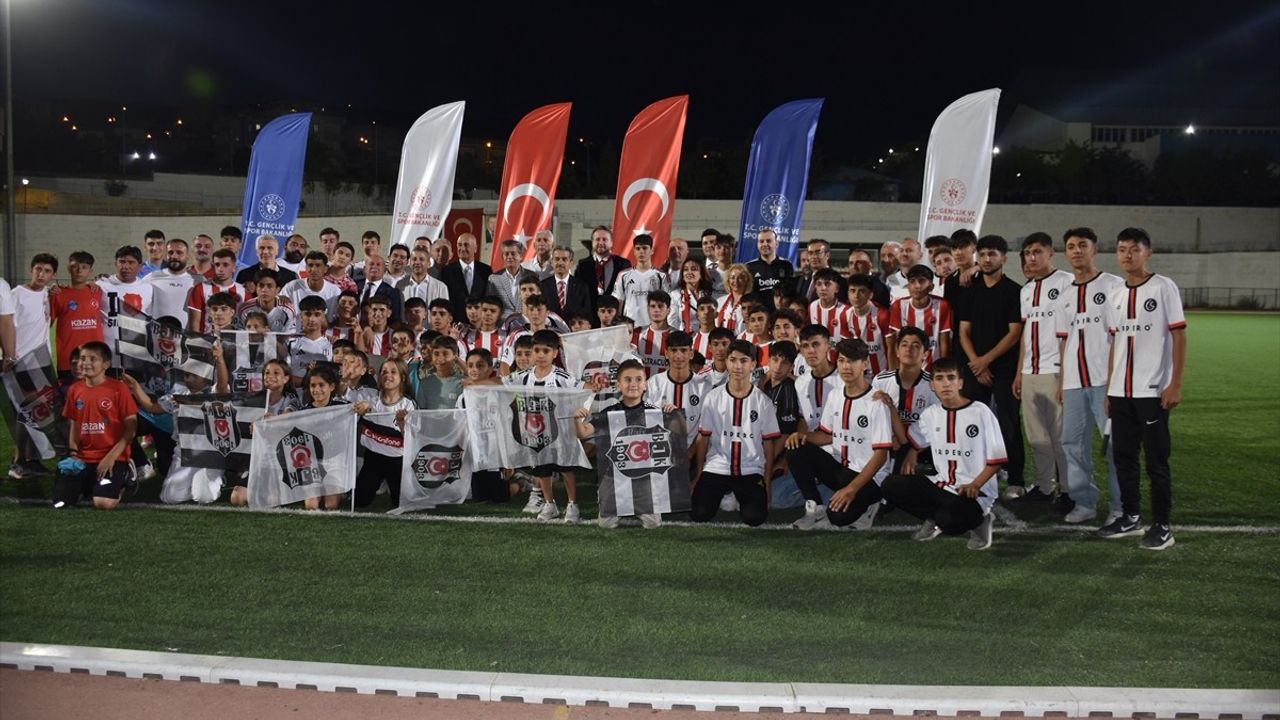 Beşiktaş ve Şırnak Petrol Spor U16 Takımları Dostluk Maçında Buluştu