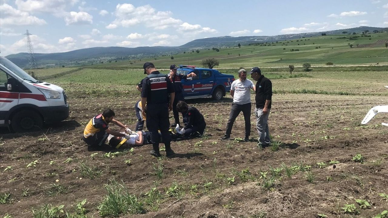 Bilecik'te Eğitim Uçağı Ters Döndü: Pilot Yaralandı