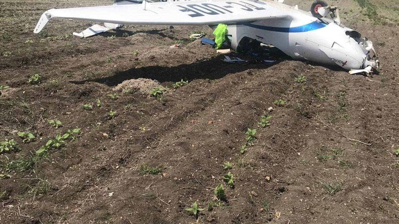 Bilecik'te Eğitim Uçağı Ters Döndü: Pilot Yaralı