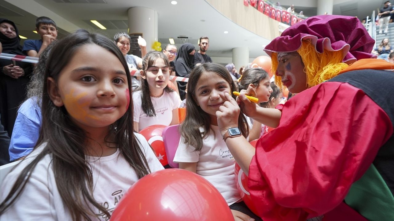 Bilkent Şehir Hastanesi'nde ‘Karne Şenliği’ Coşkusu