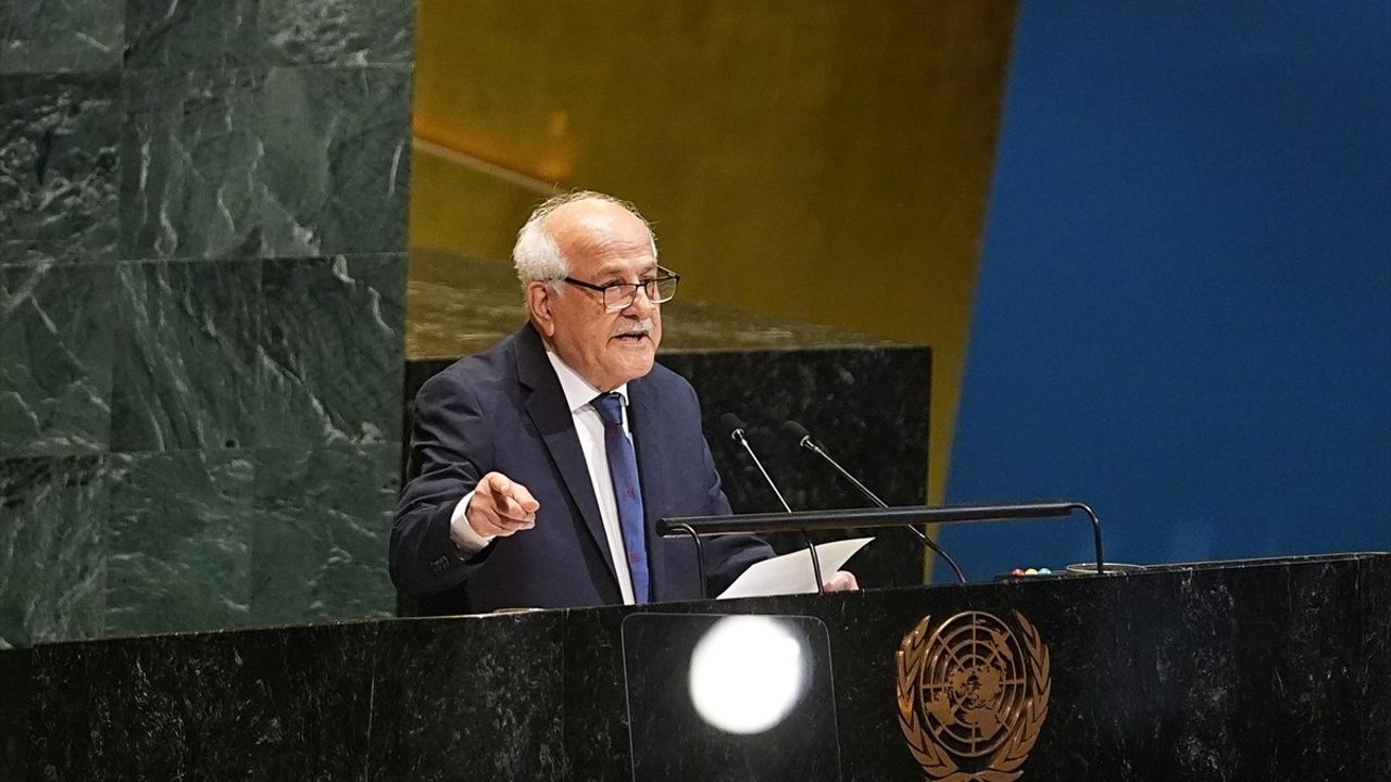 BM Genel Kurulu, Gazze İçin Acil Ateşkes ve İnsani Yardım Talebini Kabul Etti
