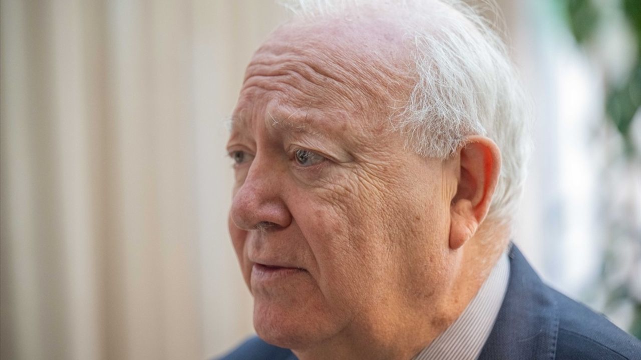 BM Temsilcisi Moratinos'dan İstanbul'daki İİT Toplantısına Övgü