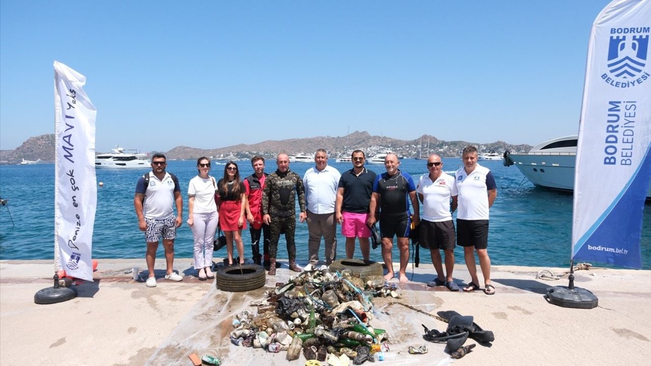 Bodrum'da Gönüllü Dalgıçlar Denizde 161 Kilogram Atık Temizledi