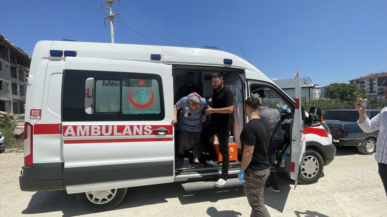 Bolu'da yangına müdahale eden kadın dumandan etkilendi