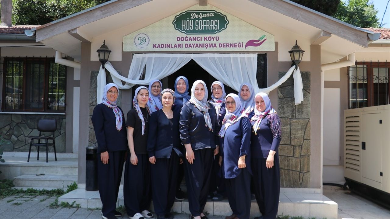 Bursa'da Kadınlar El Emeği ile Gelir Sağlıyor