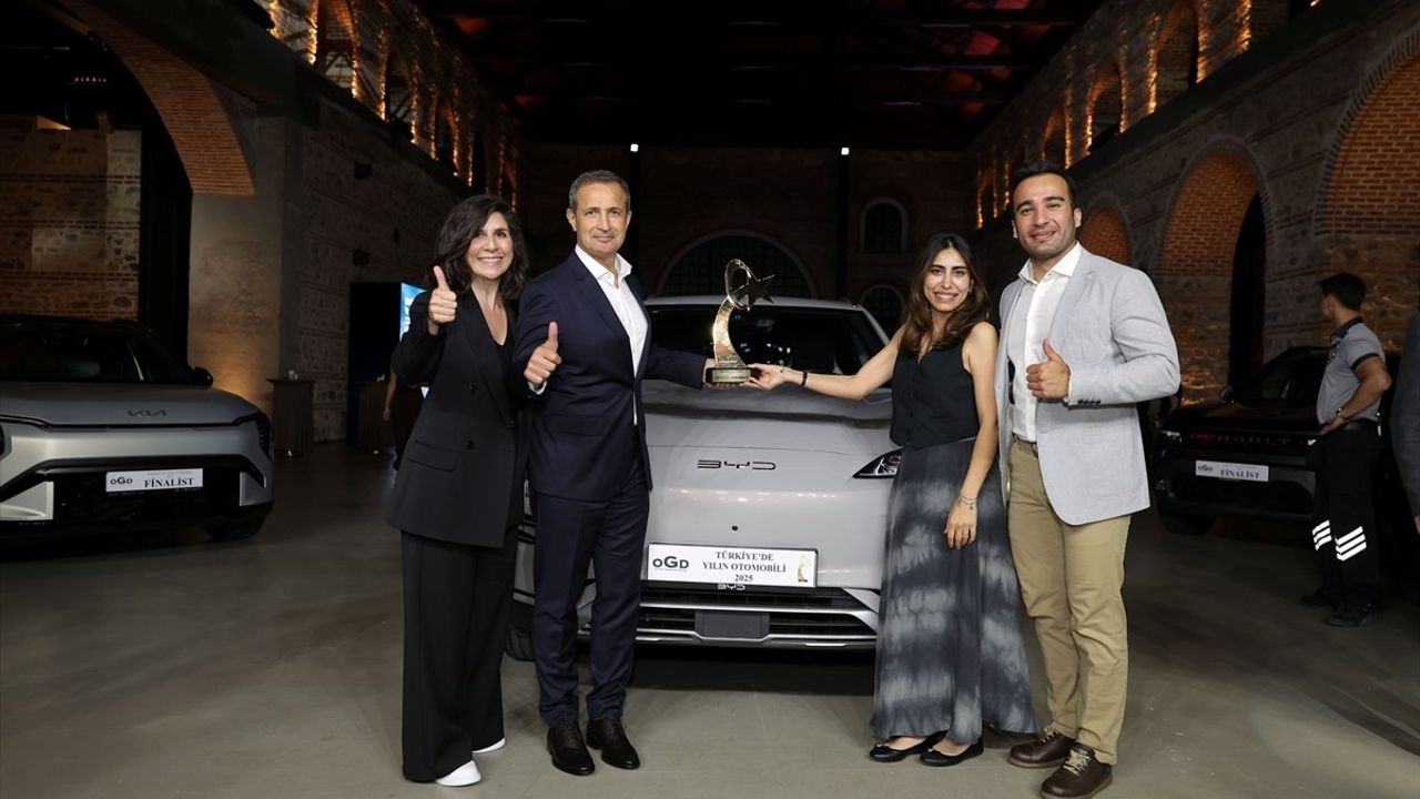 BYD SEAL U, Türkiye'de Yılın Otomobili Ödülünü Kazandı