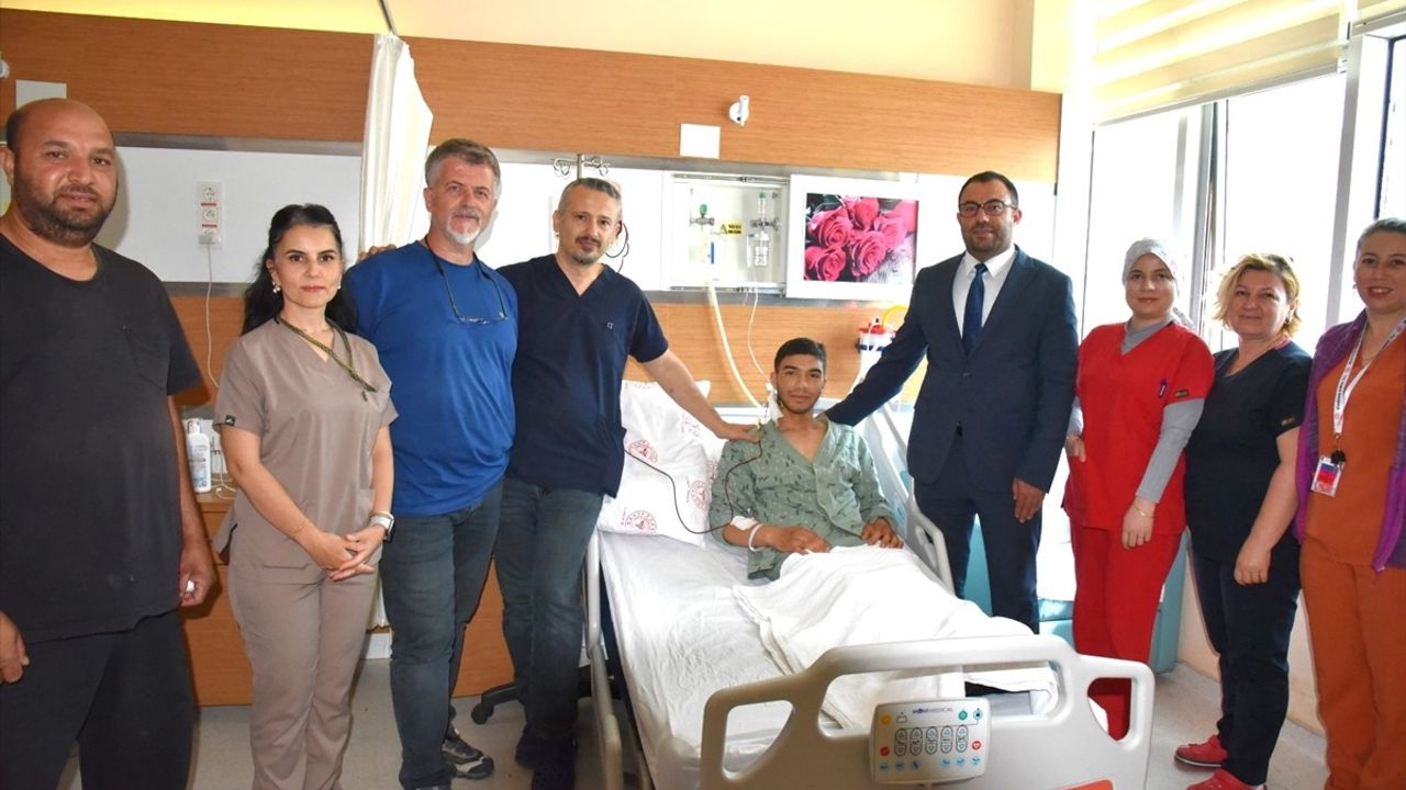 Çanakkale'de 15 Yaşındaki Çocuğun Kalbindeki Delik Başarıyla Kapatıldı