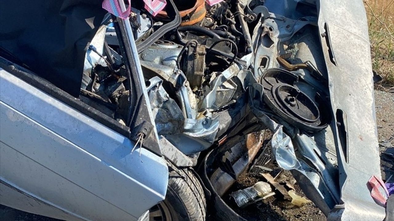 Çanakkale'de Korkunç Kaza: Anne ve Oğlu Hayatını Kaybetti