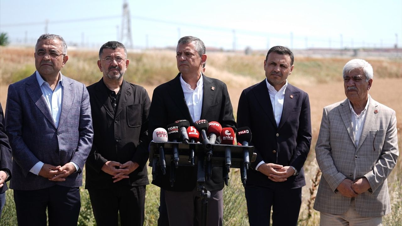 CHP Genel Başkanı Özgür Özel'den Ekrem İmamoğlu'na Ziyaret