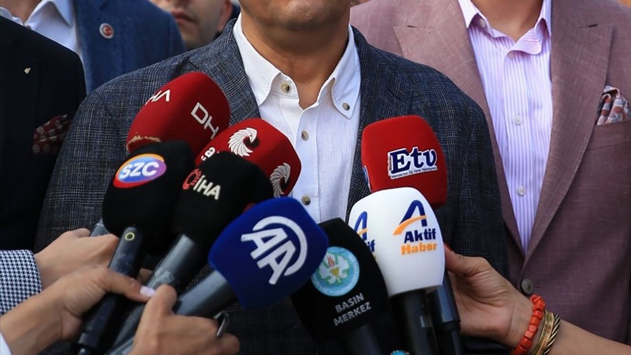 CHP Genel Başkanı Özgür Özel, Manisa'da Bayram Mesajı Verdi