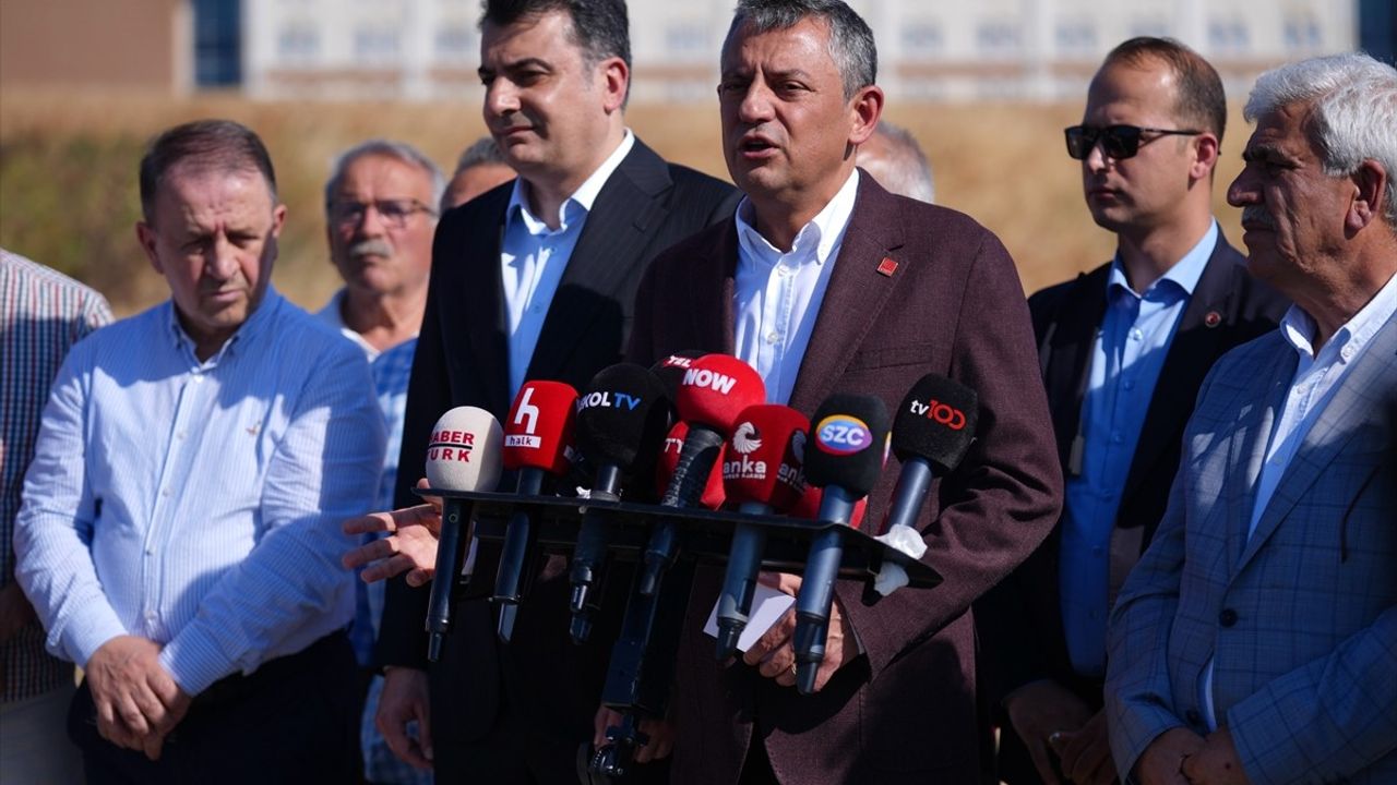 CHP Lideri Özel, İmamoğlu'nu Cezaevi'nde Ziyaret Etti: 'Süreç Odaklı Bir Davayla Karşı Karşıyayız'
