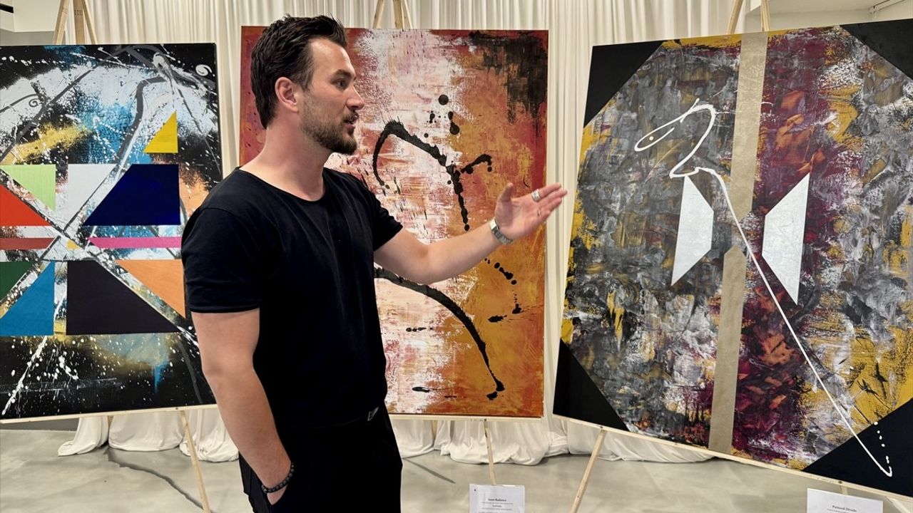 Cihan Yıldız'dan Soyut Resim Sergisi: Sanatın İki Dili