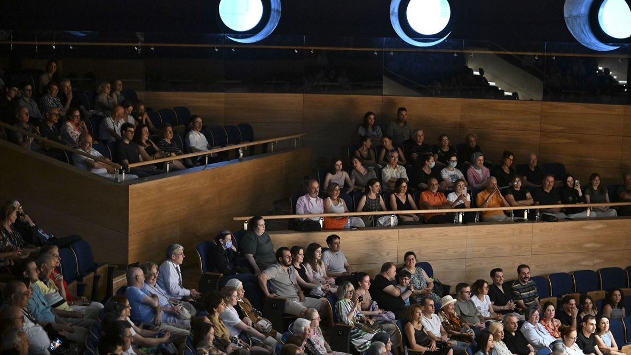 CSO Ada Ankara'da Unutulmaz 'Napolitango' Konseri