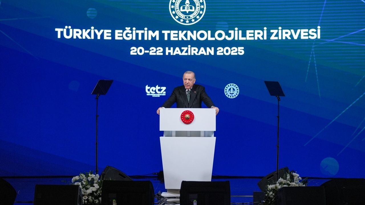 Cumhurbaşkanı Erdoğan, TETZ'de Dijital Zorbalığa Dikkat Çekti