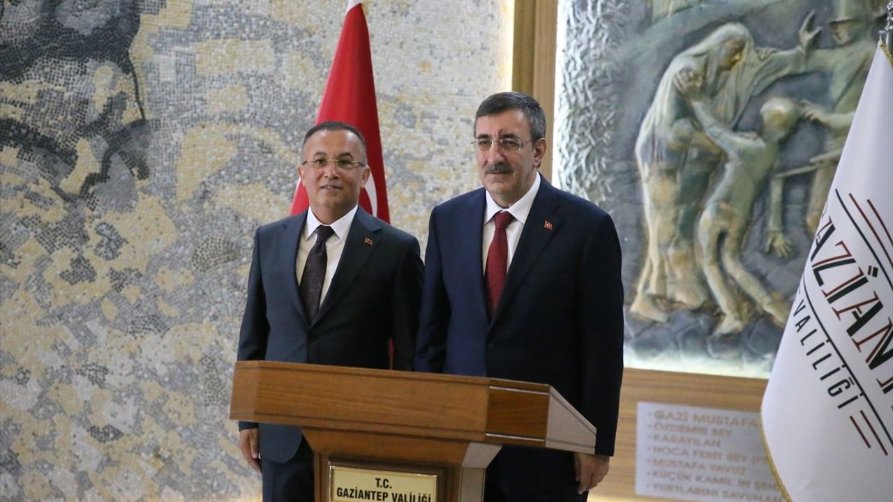 Cumhurbaşkanı Yardımcısı Yılmaz'dan Gaziantep Valiliği'ne Ziyaret