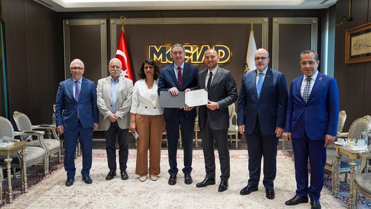 DEM Parti Heyeti MÜSİAD ve TÜSİAD'ı Ziyaret Etti