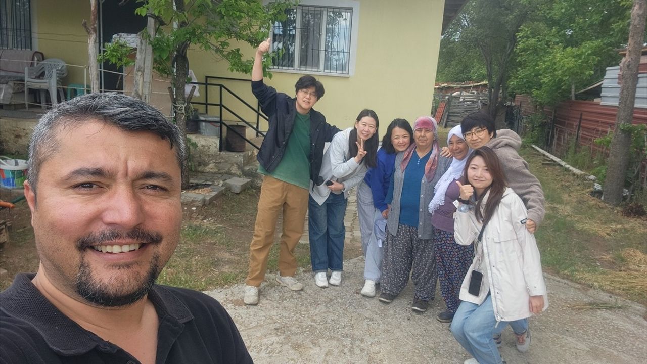 Denizli'de Tercüman Adnan Ünay, Kazada Yaralanan Çinli Turistleri Ağırladı