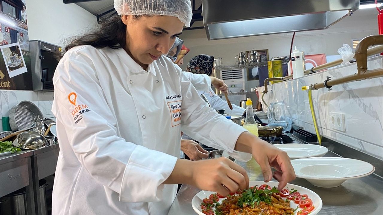 Depremzede Kadınlar Mutfak Atölyesinde Gastronomi Öğreniyor
