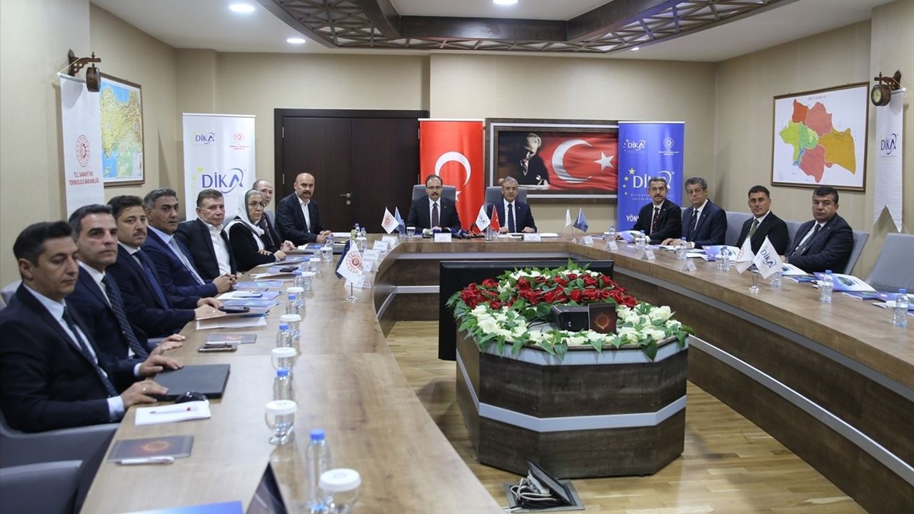 Dicle Kalkınma Ajansı Yönetim Kurulu Toplantısı Siirt'te Gerçekleşti