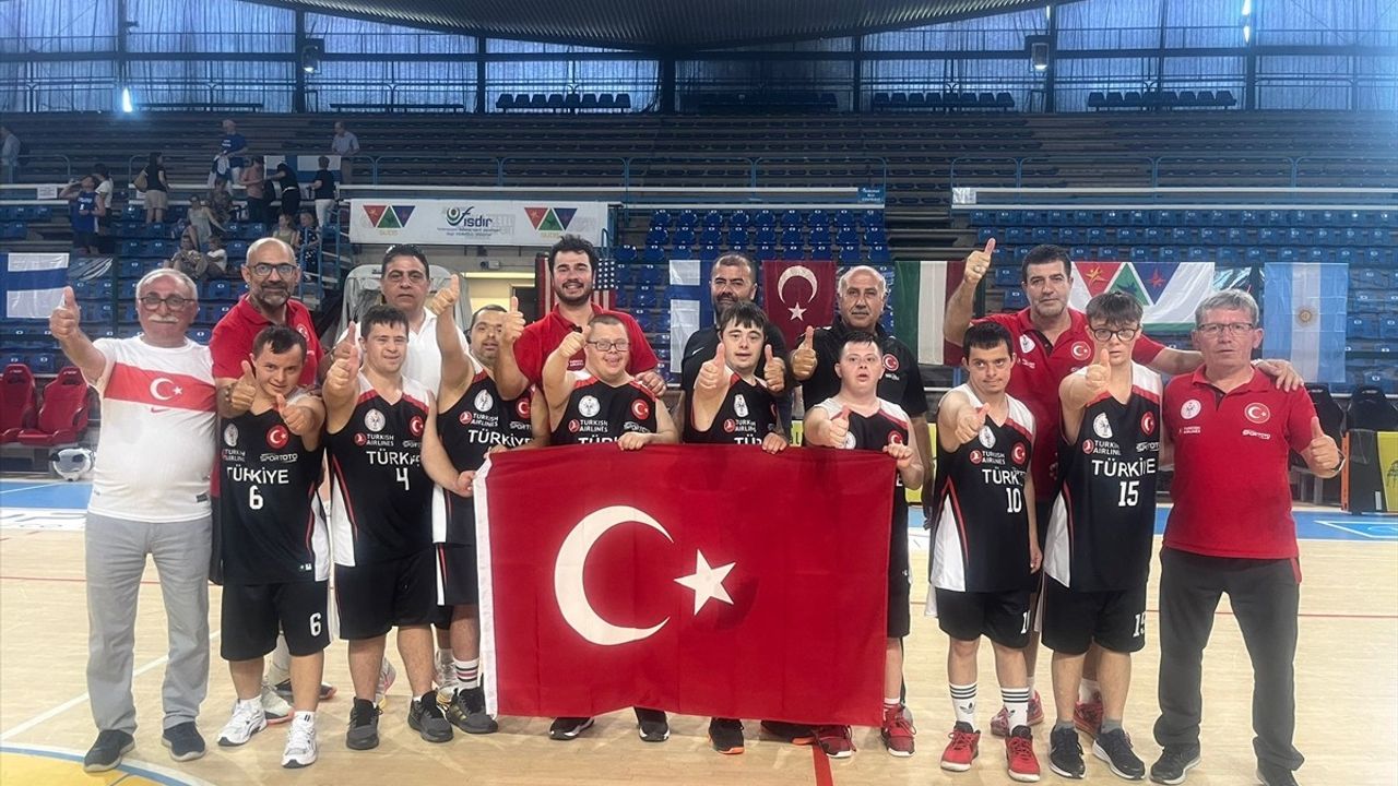 Down Sendromlular Basketbol Milli Takımı Avrupa Şampiyonası'nda Finale Yükseldi