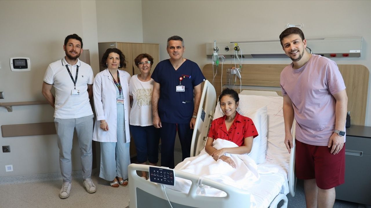 Dubai'den Gelen Filipinli Hasta Bursa'da Kalbine Kavuştu