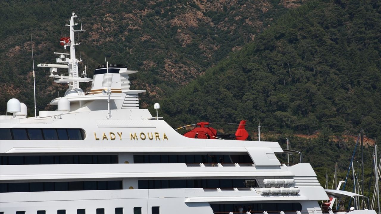 Dünyaca Ünlü Lüks Yat 'Lady Moura' Marmaris Limanı'na Geldi