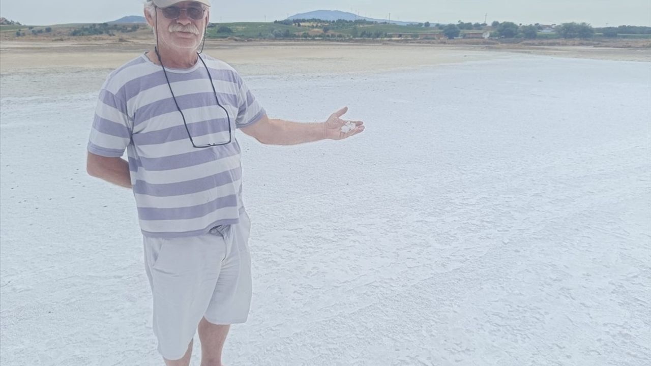 Edirne'de Aşırı Sıcaklar Tuz Gölü Oluşturdu