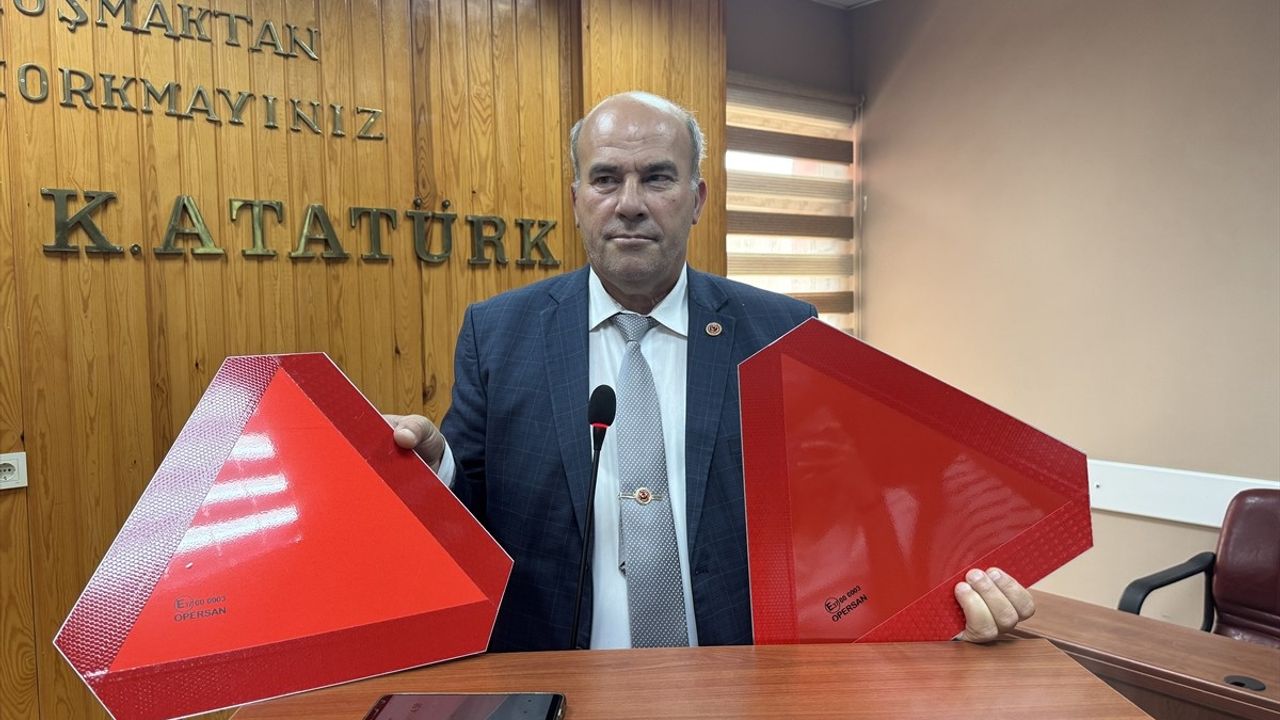Edirne'de Çiftçilere Römorklarda Reflektör Kullanımı Uyarısı