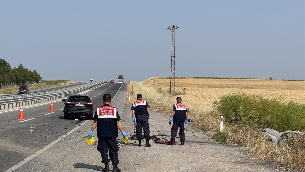 Edirne'de Trafik Kazası: 1 Ölü, 1 Yaralı