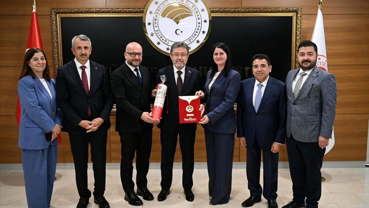 Edirne Heyetinden Kırkpınar Daveti: Devlet Protokolü İçin Kırmızı Dipli Mum