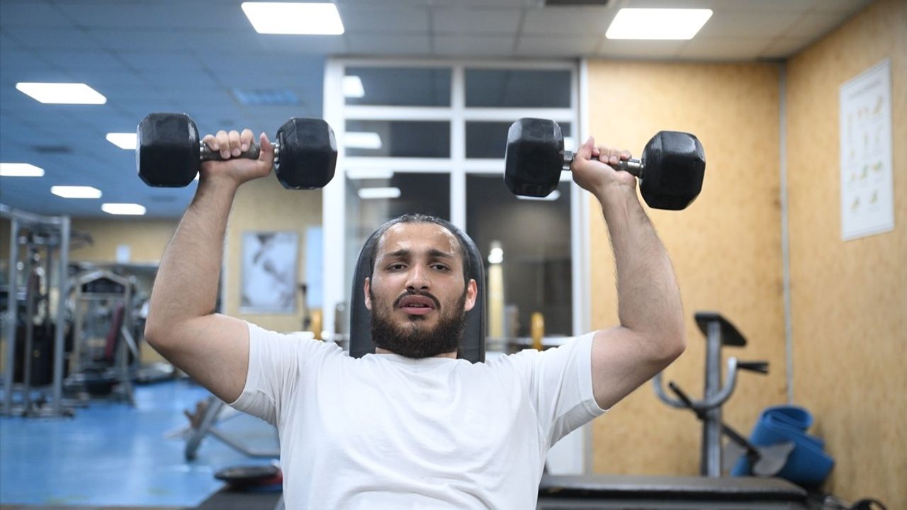 Edirneli Hazar, Engel Tanımadı ve Beden Eğitimi Öğretmeni Oldu