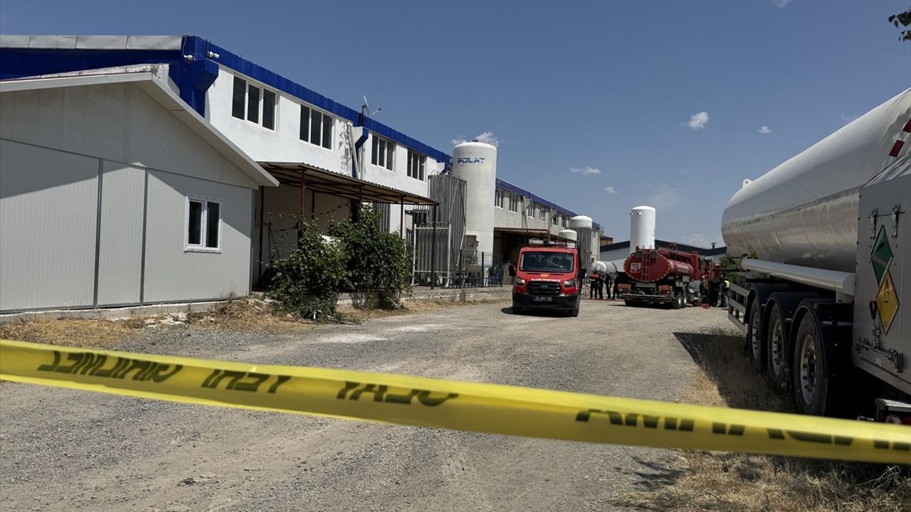 Elazığ'da Oksijen ve Asetilen Gazı Tesisinde Patlama: 3 Yaralı