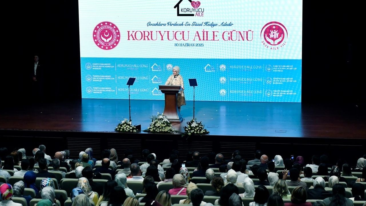 Emine Erdoğan, Koruyucu Aile Günü'nde Dünya Çocuklarına Seslendi