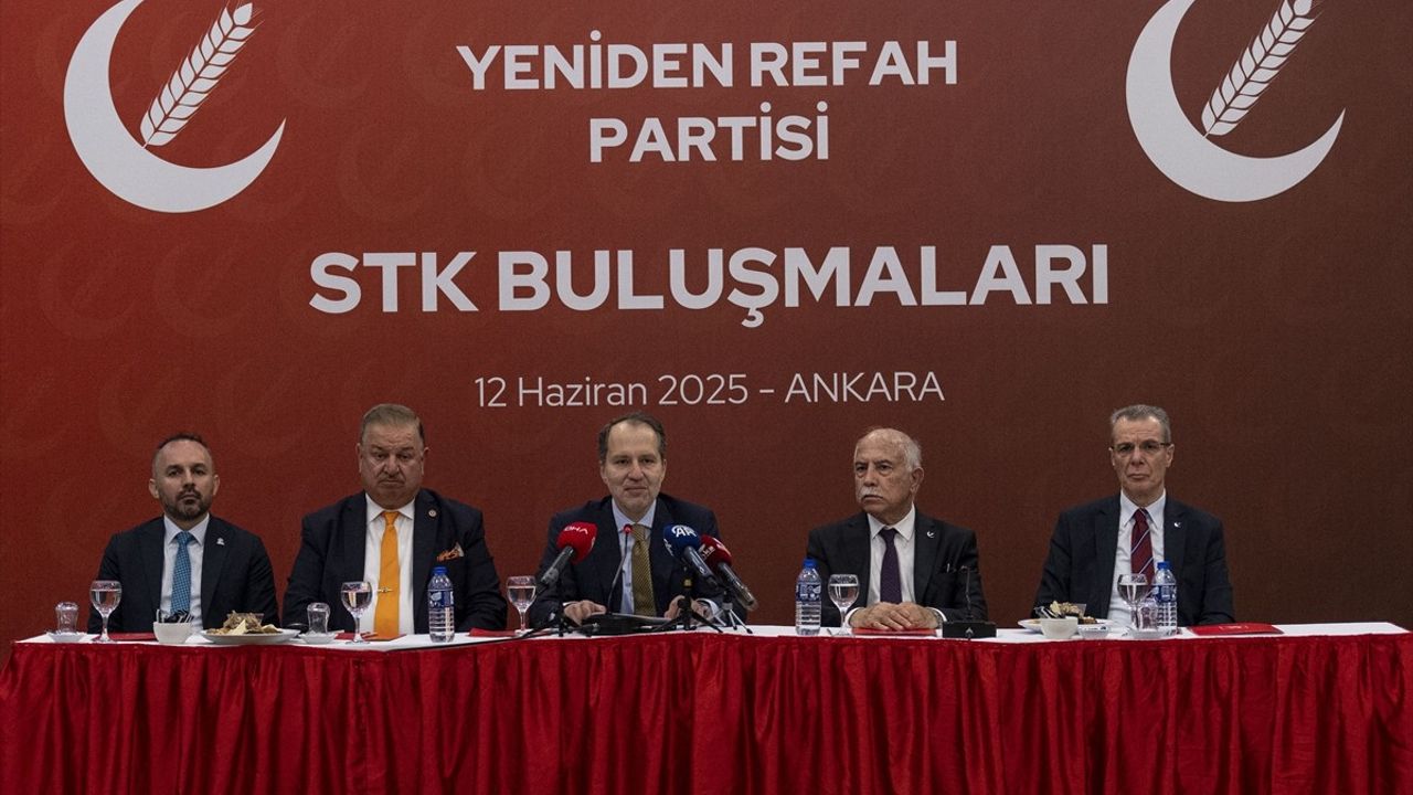 Erbakan, Zulüm Altındaki Müslümanlar İçin Birlik Çağrısında Bulundu