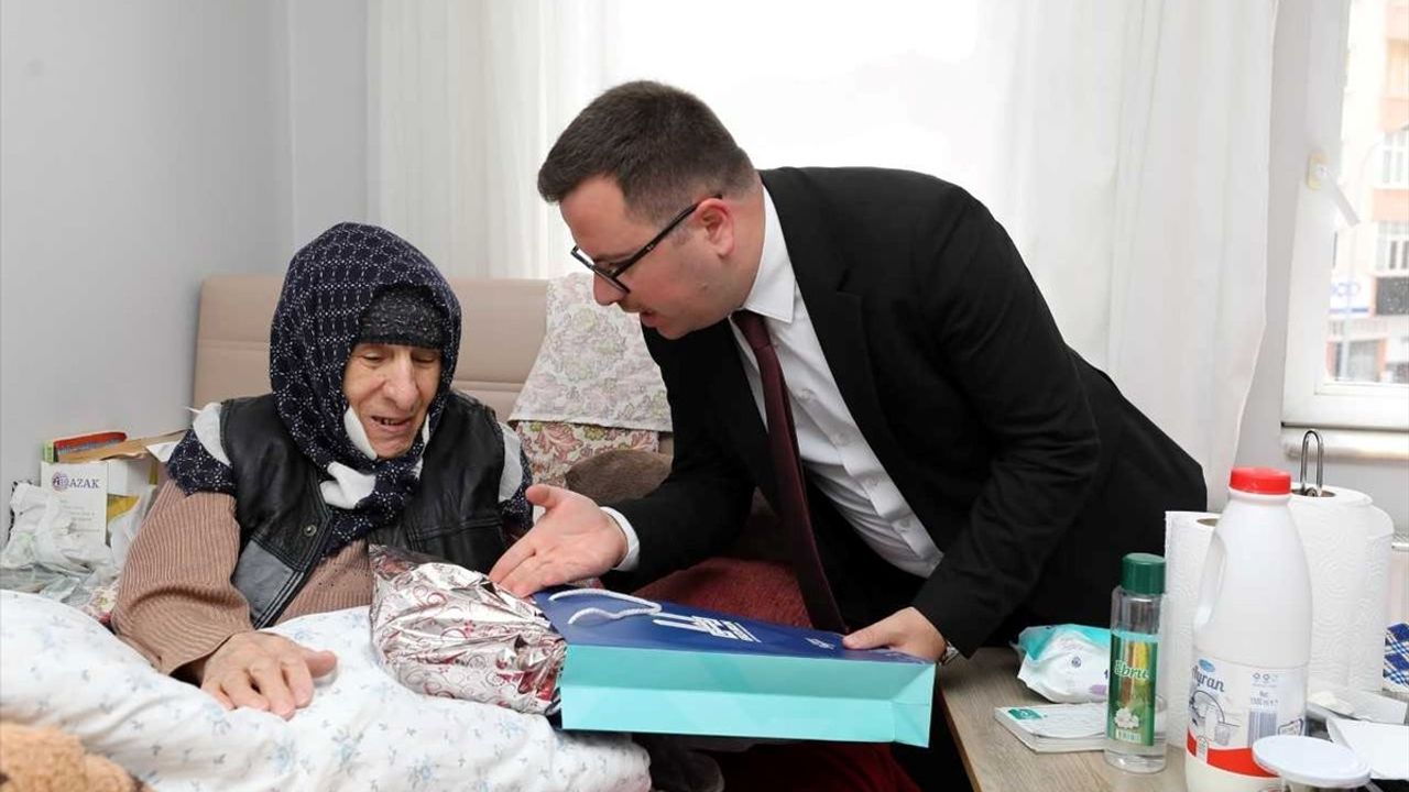 Erzurum'da Bayram Öncesi Yaşlılara Temizlik ve Bakım Hizmeti