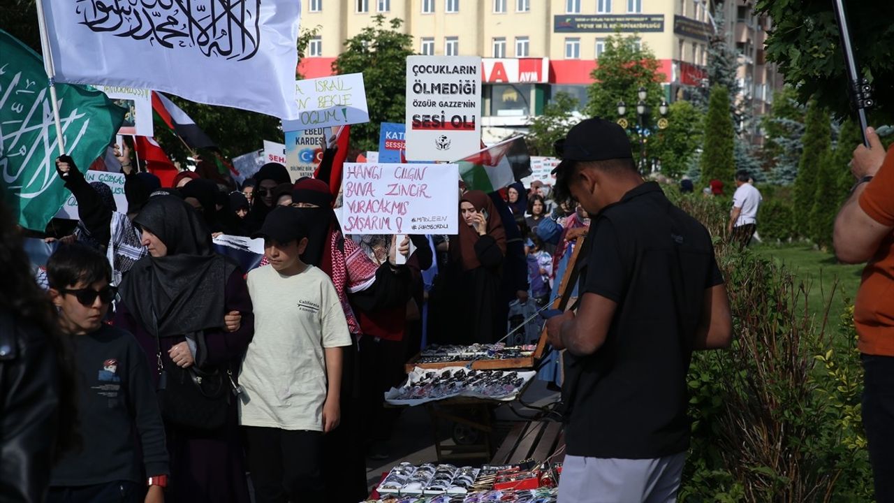 Erzurum'da Gazze'ye Destek Yürüyüşü Düzenlendi