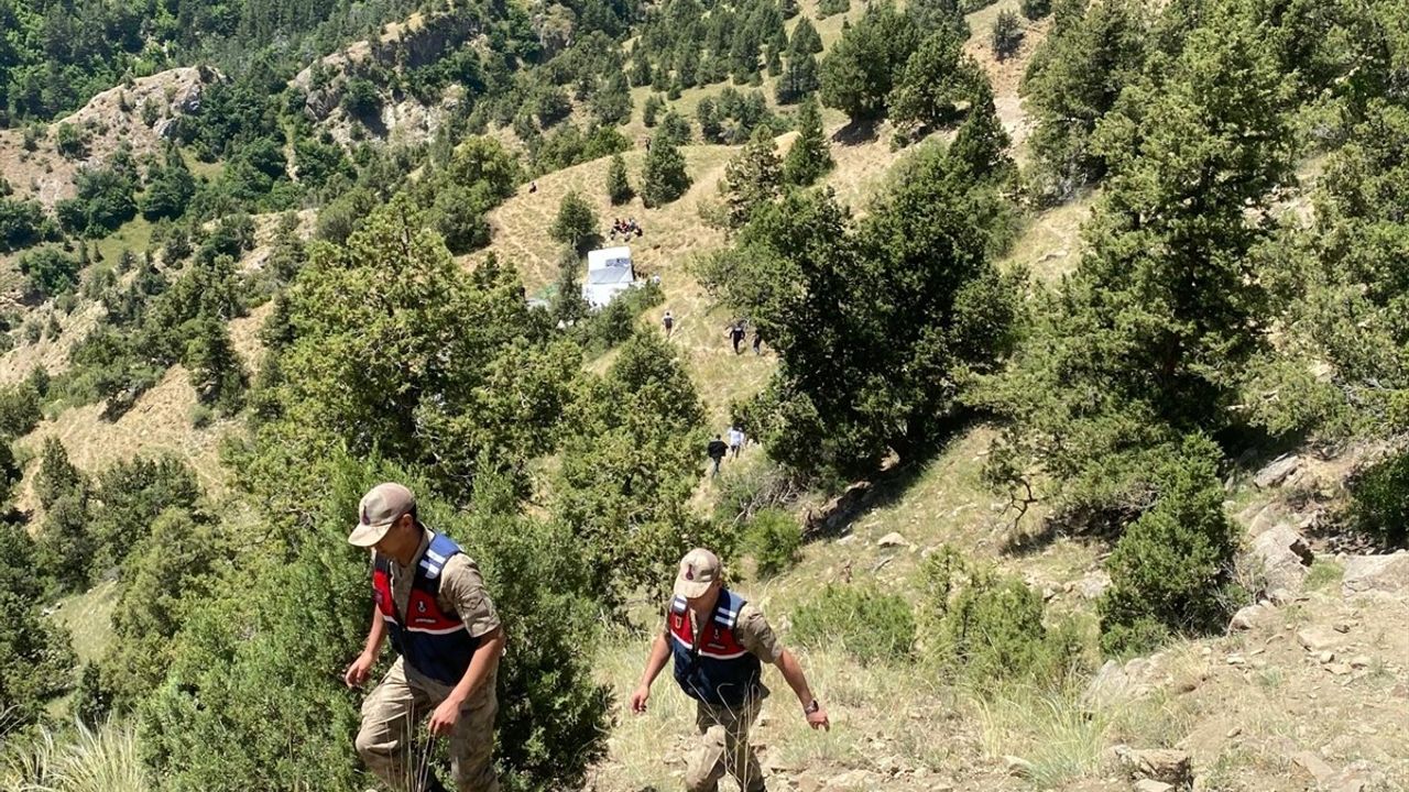 Erzurum Oltu'da Ocağında Göçük: Sağlık ve Kurtarma Ekipleri Sevk Edildi