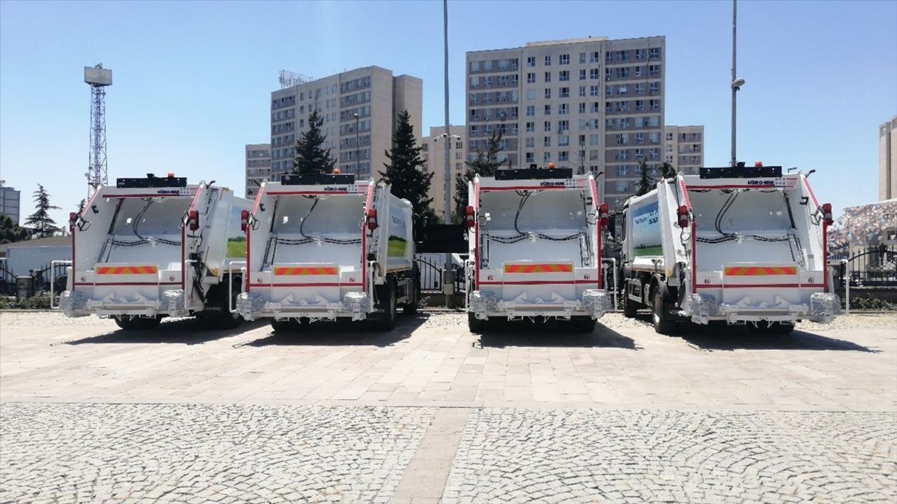 Esenyurt Belediyesi'ne Çevre Bakanlığından Hibe Temizlik Araçları