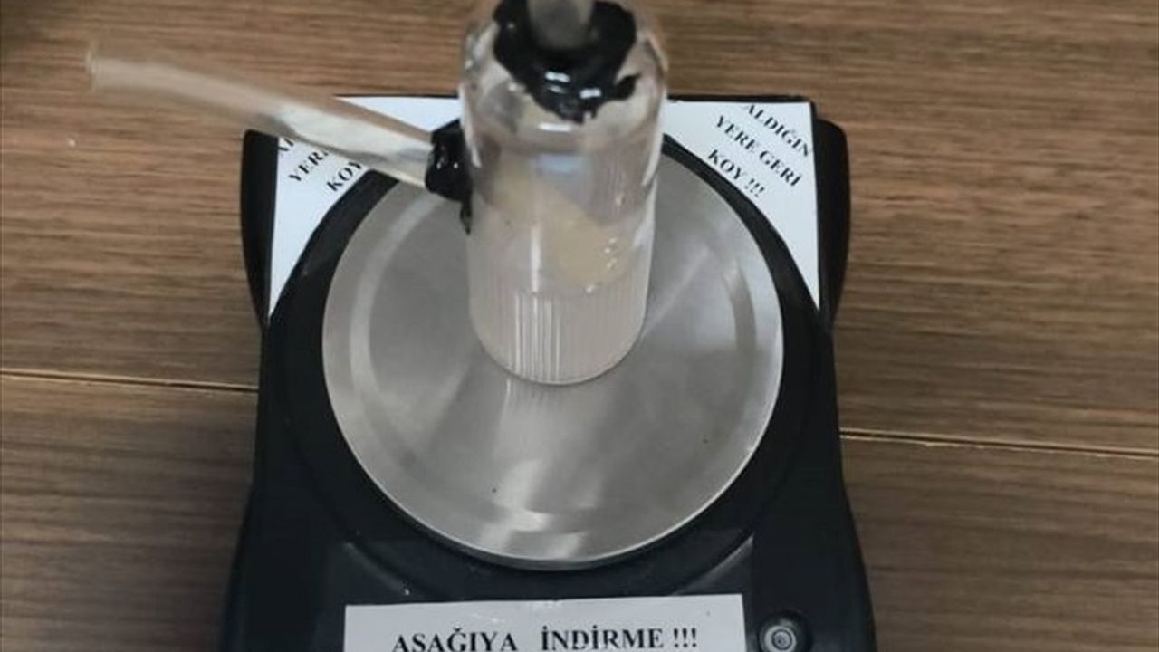 Esenyurt'ta Yapılan Polis Uygulamasında 5 Tabanca Ele Geçirildi